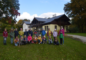 Uczniowe w skansenie