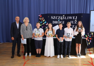 Zakończenie Roku Szkolnego 2023/2024 - Klasy 4-7 - Zdjęcia grupowe