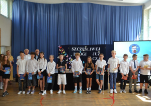 Zakończenie Roku Szkolnego 2023/2024 - Klasy 4-7 - Zdjęcia grupowe