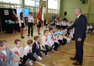Uczniowie w czasie pasowania