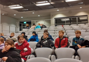 Uczniowie na stadionie PGE