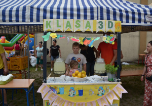 Stoiska w czasie festynu