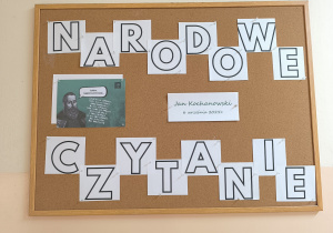 Narodowe czytanie, gazetka na tablicy korkowej