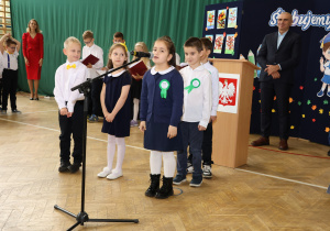 Uczniowie w czasie uroczystości