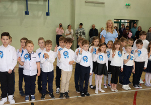 Uczniowie w czasie uroczystości
