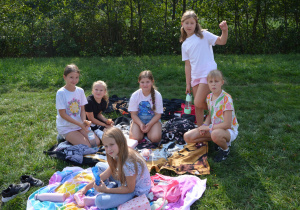 Uczniowie w czasie pikniku