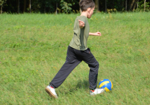 Uczniowie w czasie pikniku