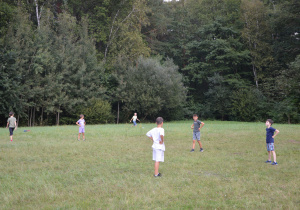 Uczniowie w czasie pikniku