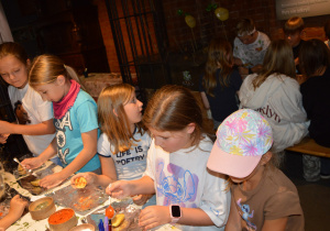 Uczniowie w czasie warsztatów