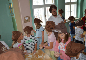 Uczniowie w czasie warsztatów