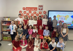 Zdjęcie grupowe przedszkolaków