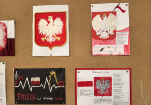 Tablica z z pracami konkursowymi.