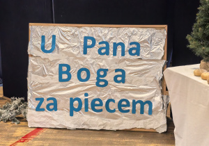 Uczniowie w czasie przedstawienia