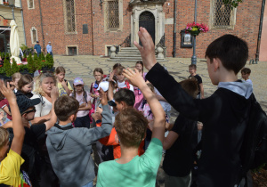 Zdjęcie grupowe uczniów we Wrocławiu